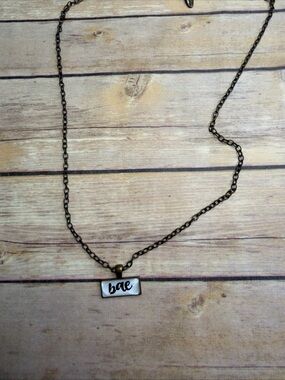 Plunder 'bae' White and Antique Gold Bar Necklace